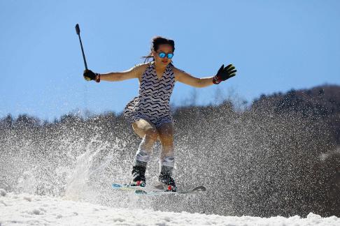 Skiing in summer attire