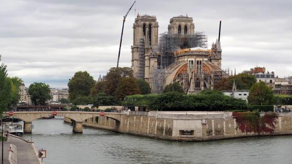 Repairing Notre Dame1