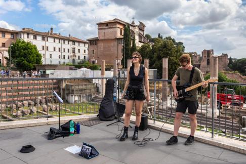 STREET MUSICIANS IN ROME