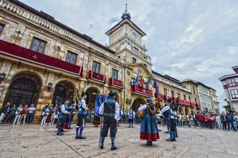 Gaiteros en el Ayuntamiento