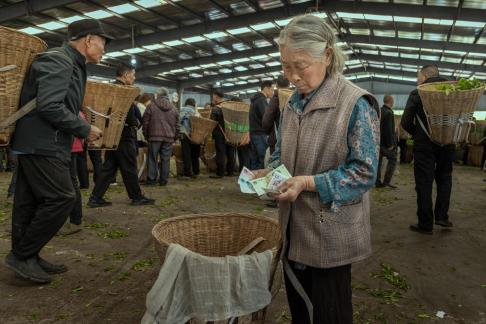 The lively tea market3