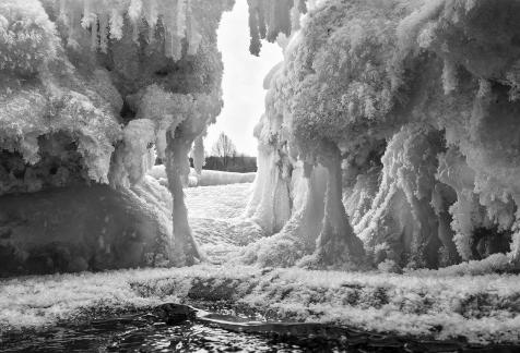 Glacier Ice Pillar Frosting Dream