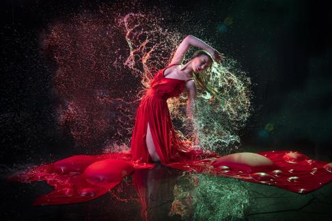splash woman