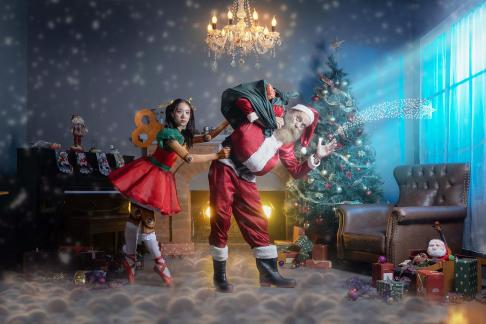 chrismast and doll 
