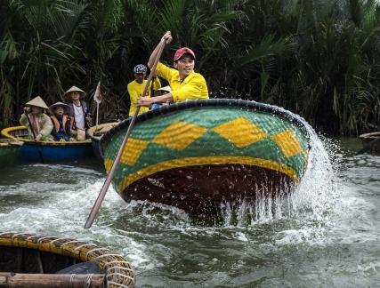 Attraction of Basket Boat at Bay Ma