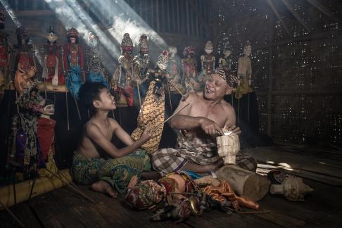 Wooden puppet play