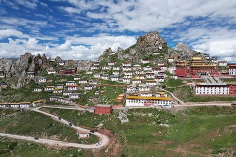 Colorful settlement 5