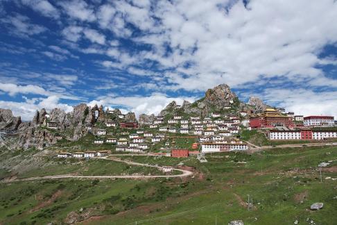 Colorful settlement 8