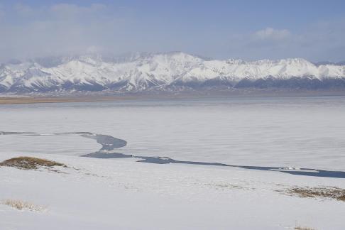 Snowy Lake scenery 10