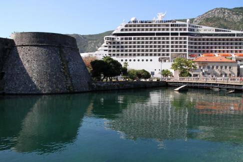 Fortress and cruiser