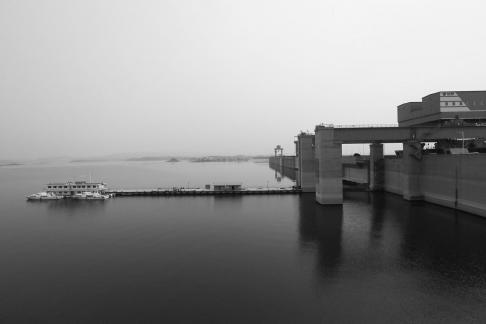 Transverse wave of dam 6