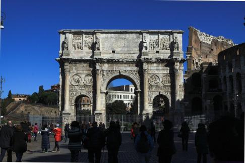 roman triumphal arch