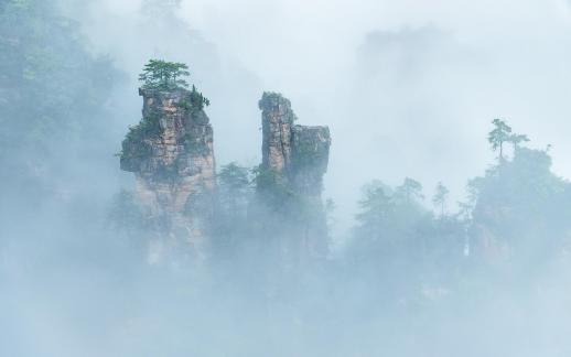 Fog lock Zhangjiajie C