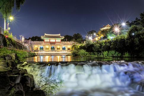 Hwahongmun Gate of Suwon 01