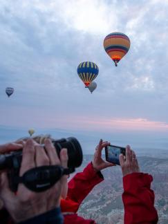 Filming balloons