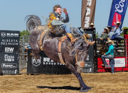 Bronc riding 37