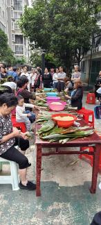 Zongzi making competition 6