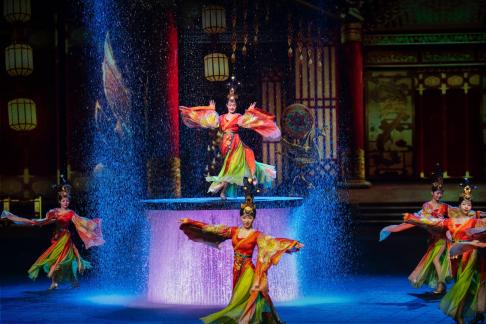 Five ladies in Chinese dance