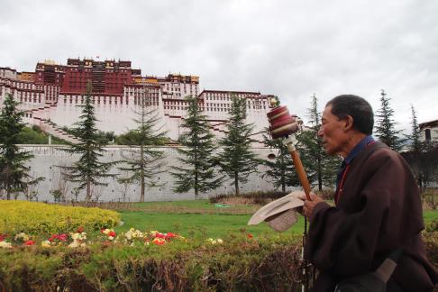 Take a photo in Xizang 5