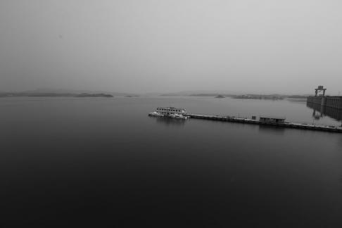 Clouds and water flow leisurely 5