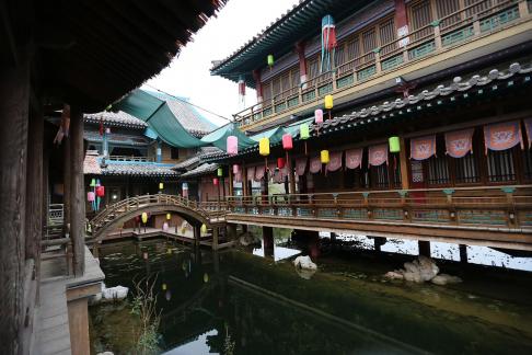 Visit the ancient city 75