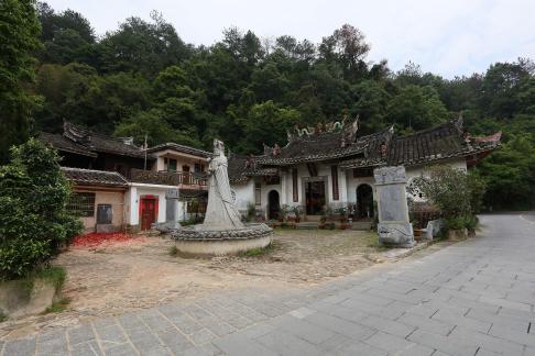 Earth house wooden building 5