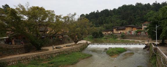 Round house and deep courtyard 12