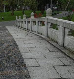 Blue stone pillow green 1