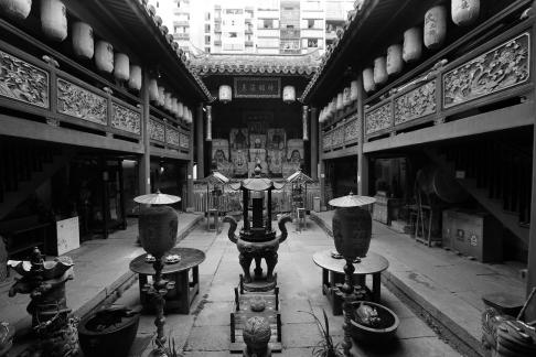 Three Lanes and Seven Alleys 17