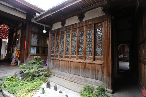 Three Lanes and Seven Alleys 19