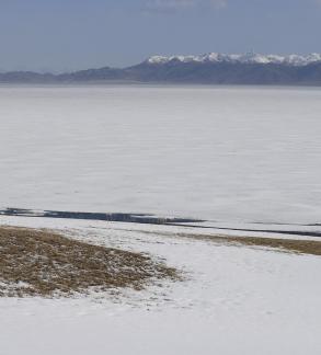 Snowy Lake scenery 11