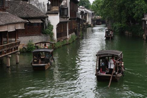 The sound of rowing in Jiangnan 25