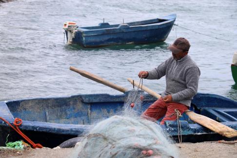 Tidying up the fishing net