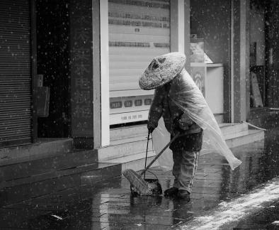 Snowflakes Dancing in the World 42
