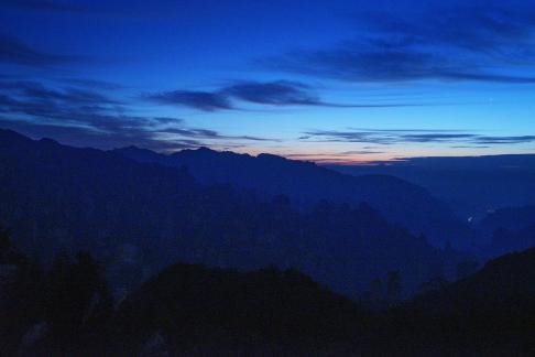 Between Yunshan Mountains 48