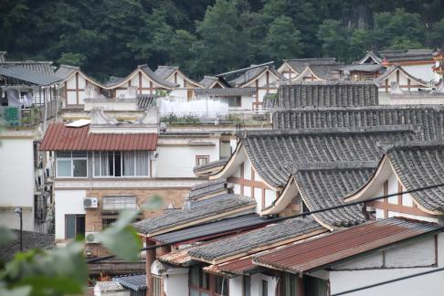 Yuncun layered eaves 7