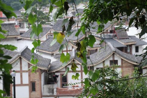 Yuncun layered eaves 10