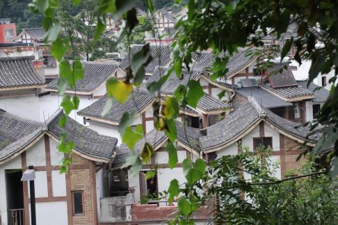 Yuncun layered eaves 11