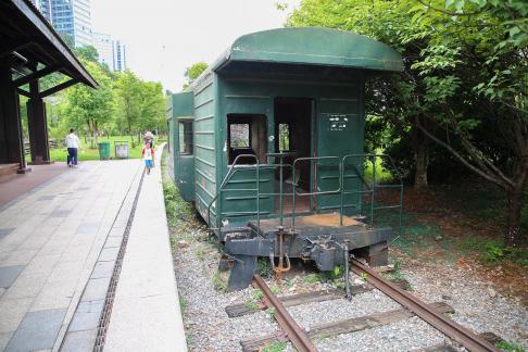 Train Memorial Hall 8