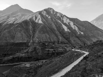 Mountains and waters intertwine 28