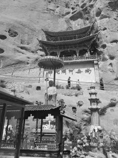 Horseshoe Thousand Buddha 42
