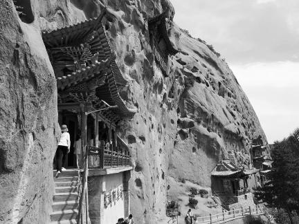 Horseshoe Thousand Buddha 44