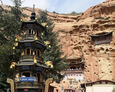 Horseshoe Thousand Buddha 38