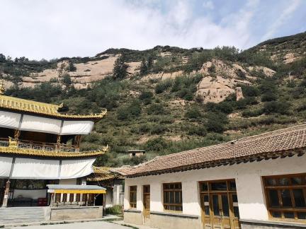 Horseshoe Thousand Buddha 33