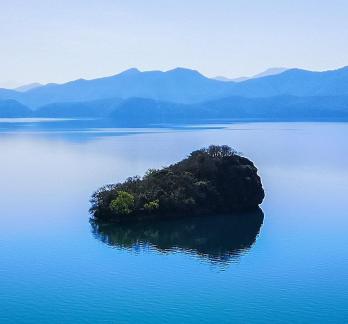 lake and mountain scenery 8