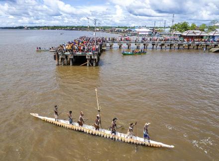 Pertunjukan di Festival Asmat