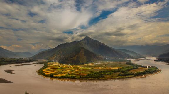 First Bend Of Yang Zi River