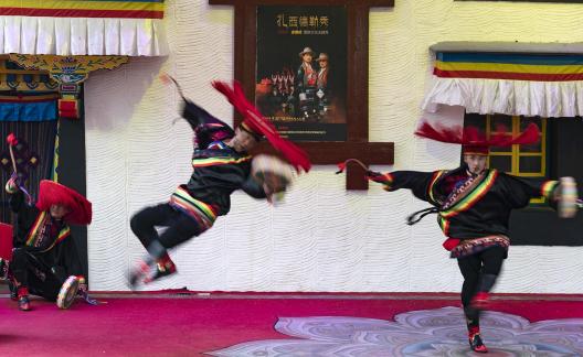 Tibetan Guozhuang Dance