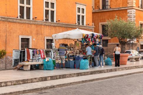 OUTDOOR MARKET ROME