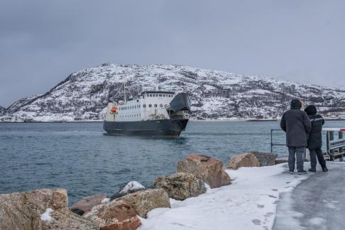 Senja ferry docking